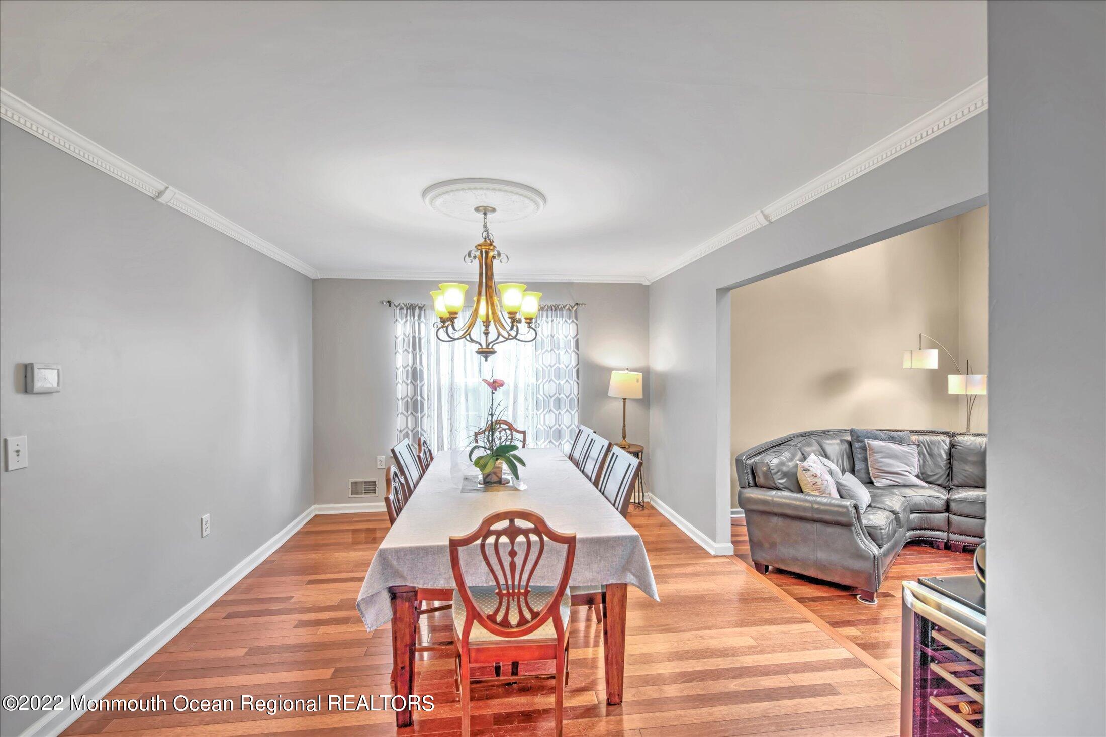 10 MacIntosh Court Jackson, NJ 08527 - Photo 19 of 49 a very nice looking room with a large window