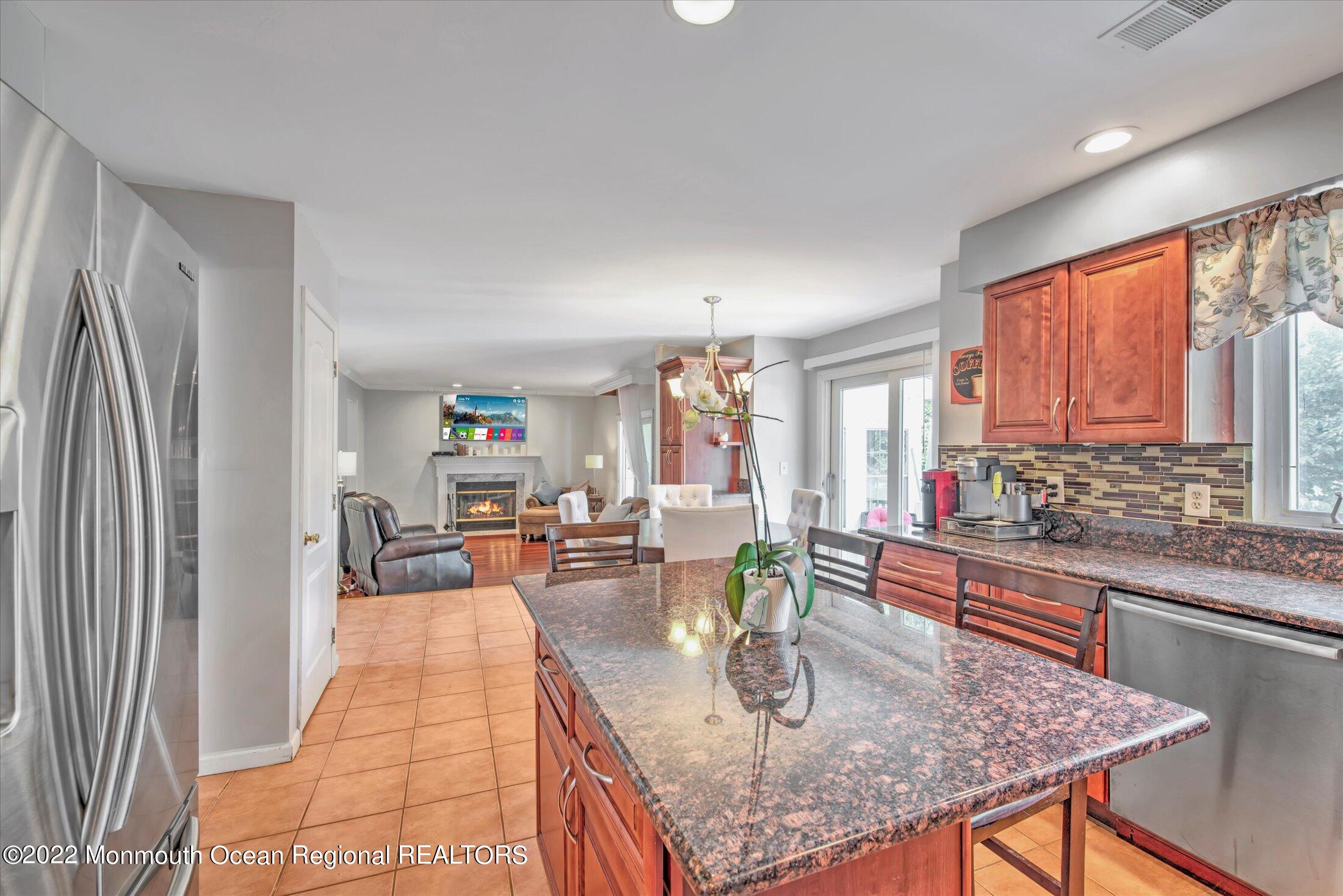 10 MacIntosh Court Jackson, NJ 08527 - Photo 29 of 49 29-KITCHEN
