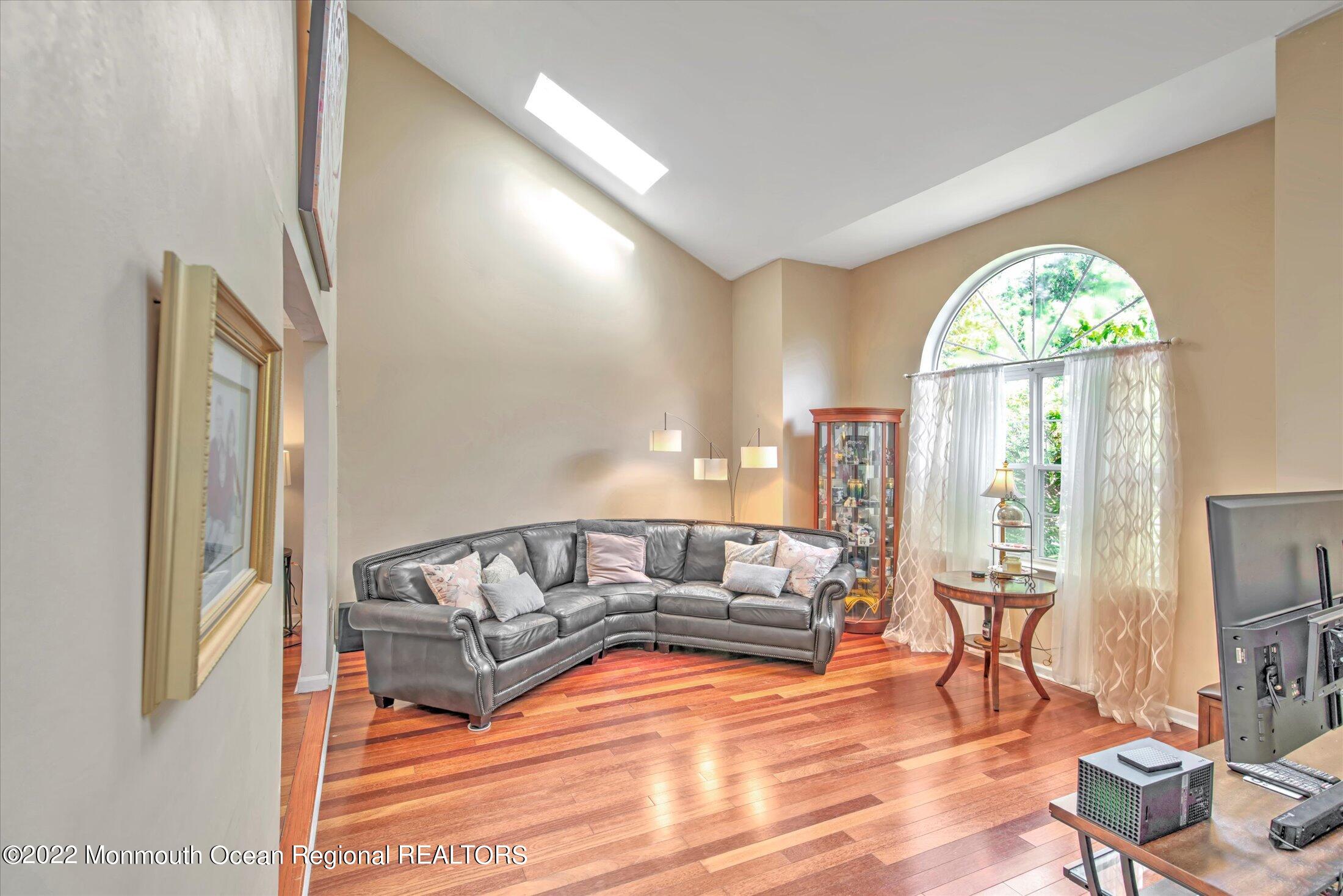 10 MacIntosh Court Jackson, NJ 08527 - Photo 8 of 49 08-LIVING ROOM