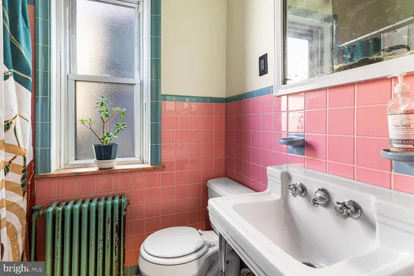 $1,920 | 1612 South 5th Street, Philadelphia, PA 19148