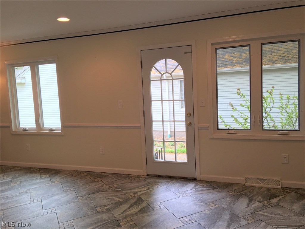 20820 Mastick Road Cleveland, OH 44126 - Photo 22 of 28