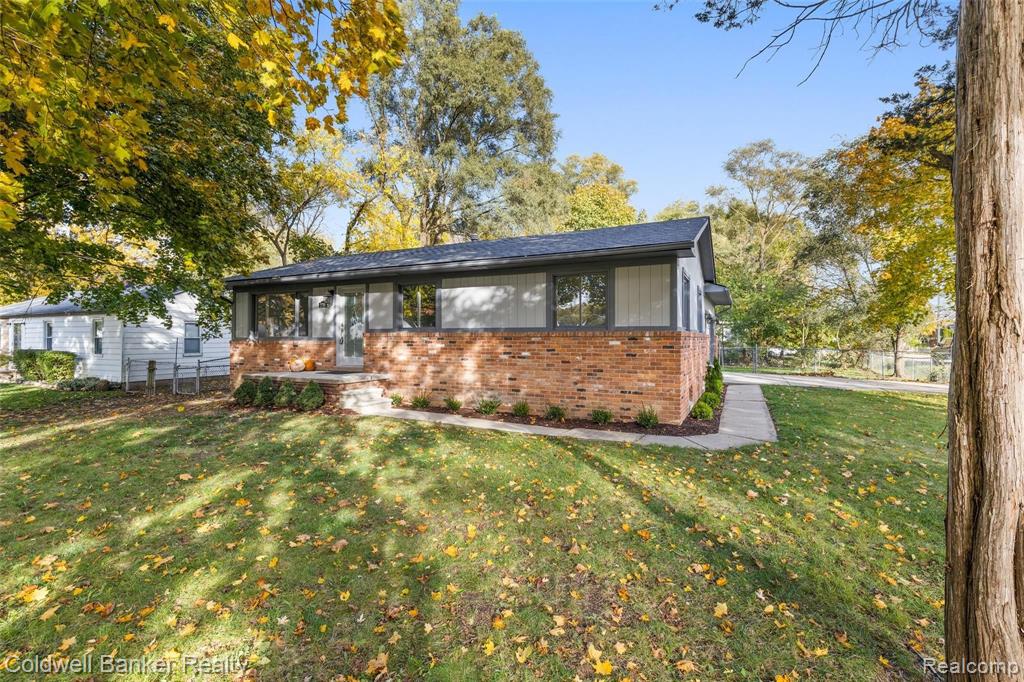 2793 Weaverton Rochester Hills, MI 48307 - Photo 4 of 31
