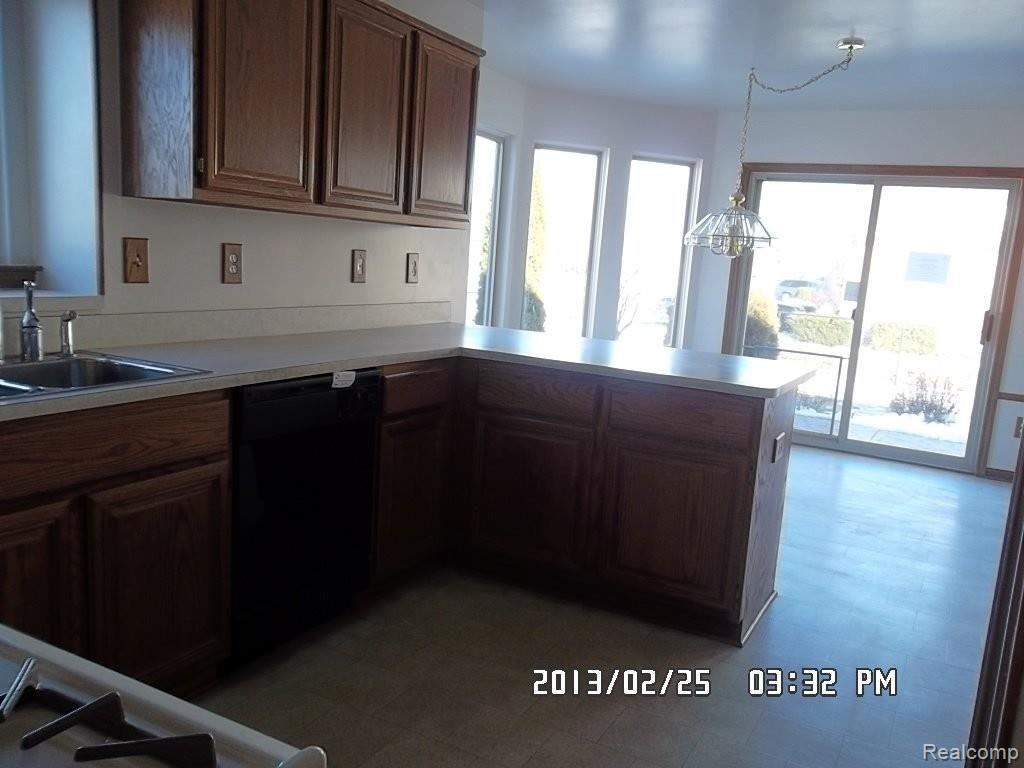 49450 Monte Road New Baltimore, MI 48047 - Photo 11 of 25 SAM_0914.JPG