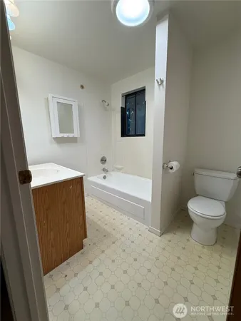 $2,595 | 3717 Lincoln Way, Unit A, Lynnwood, WA 98087