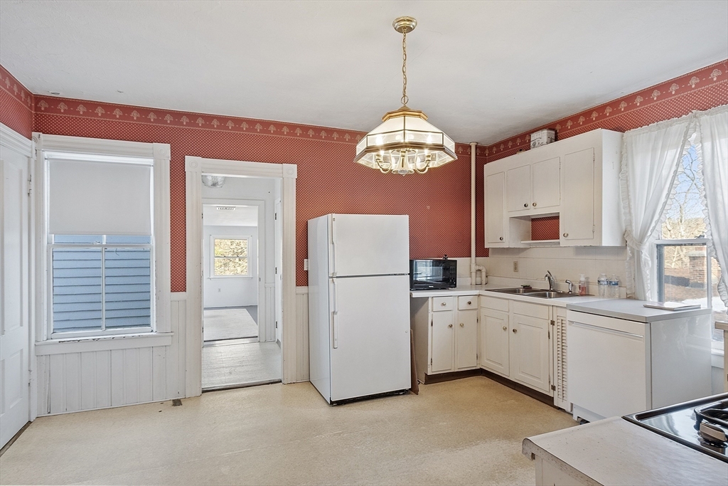 30 Spruce Street Clinton, MA 01510 - Photo 17 of 31 Gallery Image 17