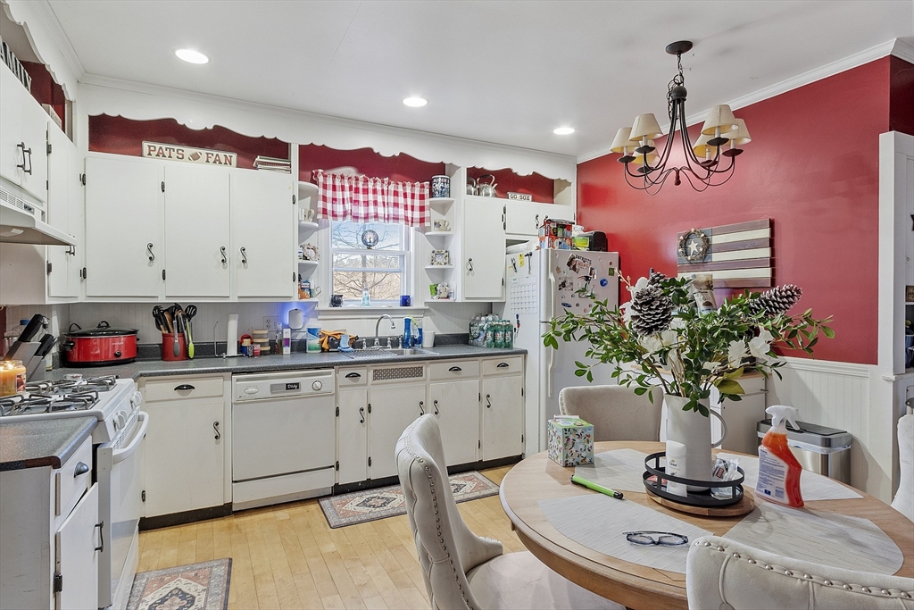 30 Spruce Street Clinton, MA 01510 - Photo 6 of 31 Gallery Image 6