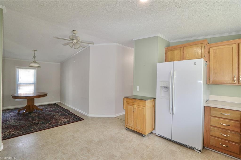 185 Eagle Hills Road Purlear, NC 28665 - Photo 14 of 49 Gallery Image 14