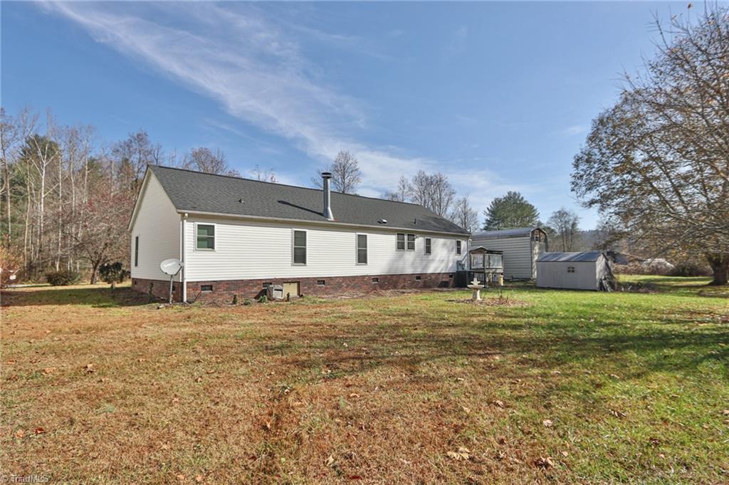 185 Eagle Hills Road Purlear, NC 28665 - Photo 41 of 49 Gallery Image 41