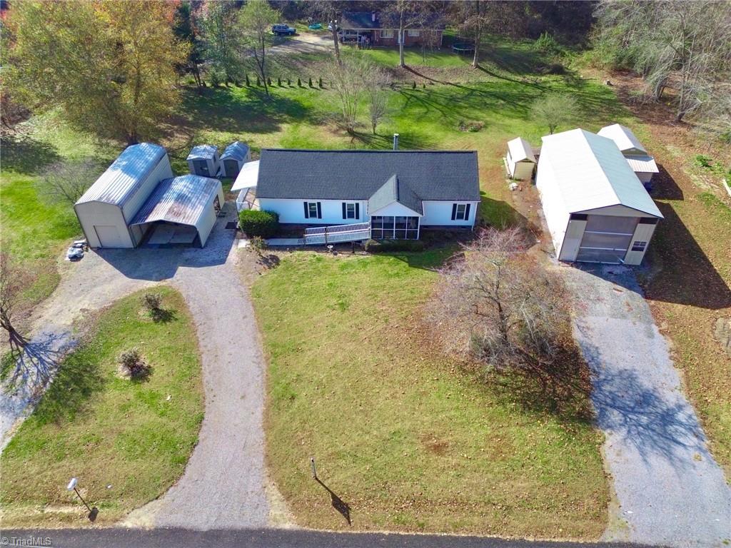 185 Eagle Hills Road Purlear, NC 28665 - Photo 6 of 49 Gallery Image 6