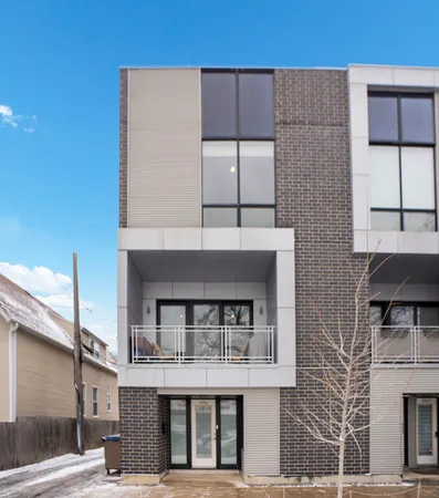 $789,900 | 2011 North Albany Avenue, Unit 2000, Chicago, IL 60647