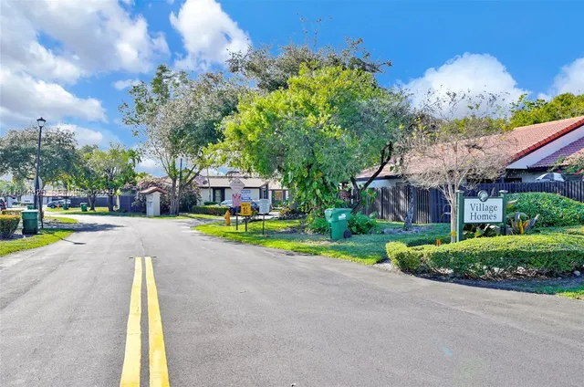 $364,500 | 15217 Southwest 46th Lane, Unit G78, Miami, FL 33185