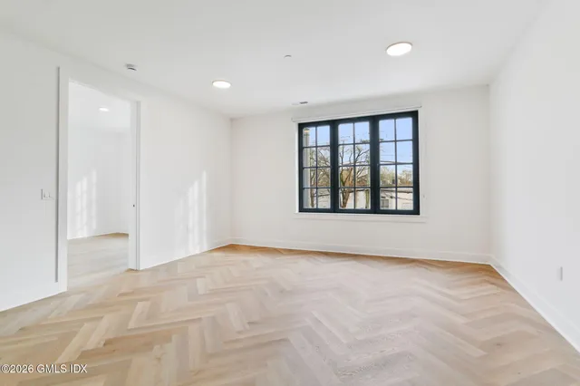 $7,400 | 100 East Putnam Avenue, Unit 211, Cos Cob, CT 06807