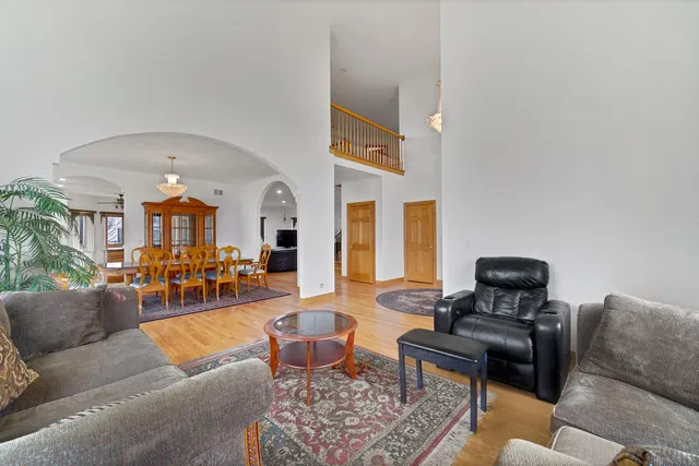 $6,000 | 9131 Delphia Street, Des Plaines, IL 60016