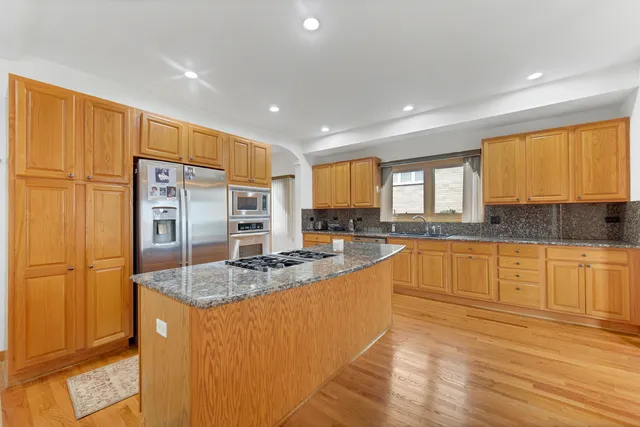 $6,000 | 9131 Delphia Street, Des Plaines, IL 60016