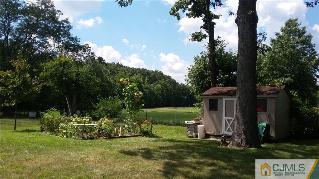 7 Savage Road Kendall Park, NJ 08824 - Photo 3 of 24 Gallery Image 3