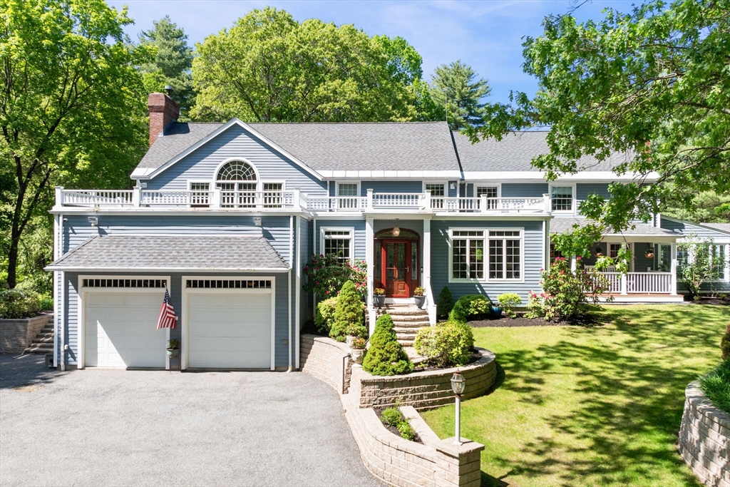 20 Stagecoach Road Topsfield, MA 01983 - Photo 1 of 42 a front view of a house with garden