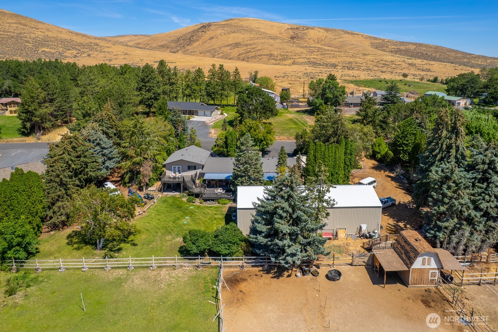 5255 Painted Hills Road Ephrata, WA 98823 - Photo 8 of 32