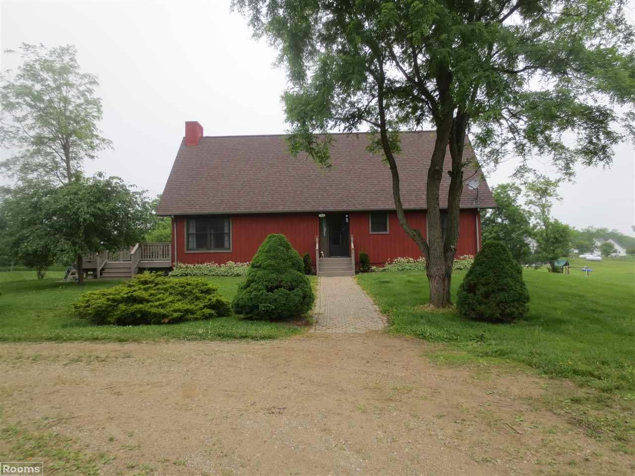 6027 Hough Road Almont, MI 48003 - Photo 4 of 33