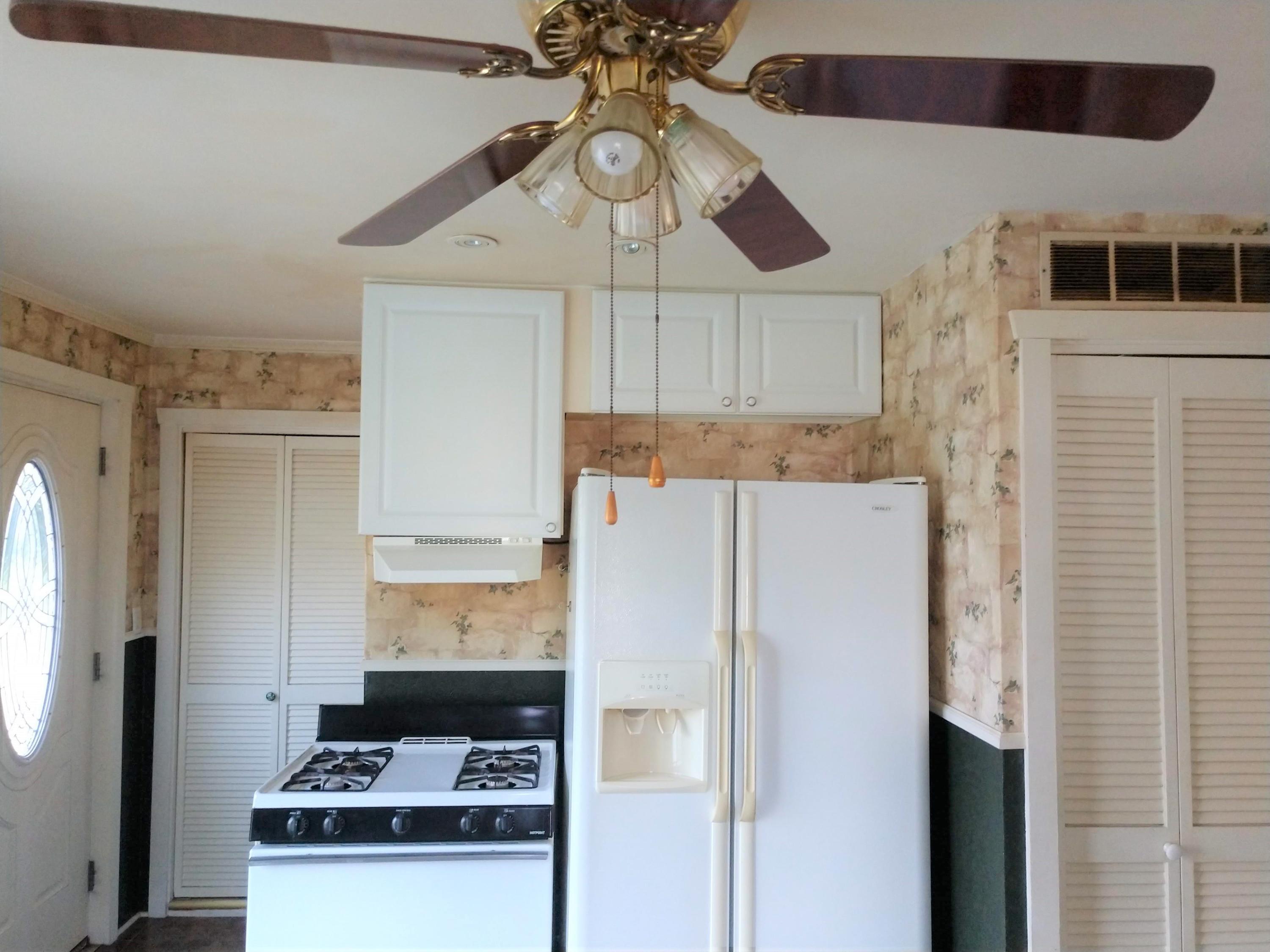 403 Sutherland Street Cheboygan, MI 49721 - Photo 5 of 17 Gallery Image 5