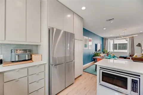 $449,000 | 4705 Bryan Street, Unit 302, Dallas, TX 75204