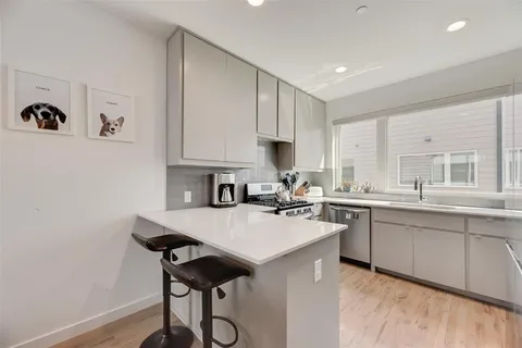 $449,000 | 4705 Bryan Street, Unit 302, Dallas, TX 75204