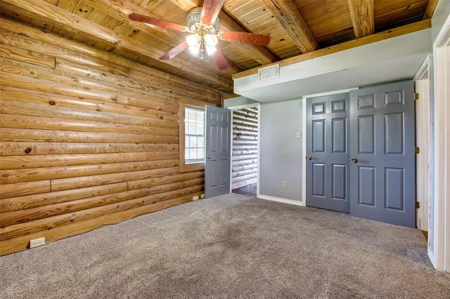 a view of livingroom with an empty space