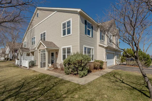 $289,900 | 762 Princeton Avenue, Shakopee, MN 55379