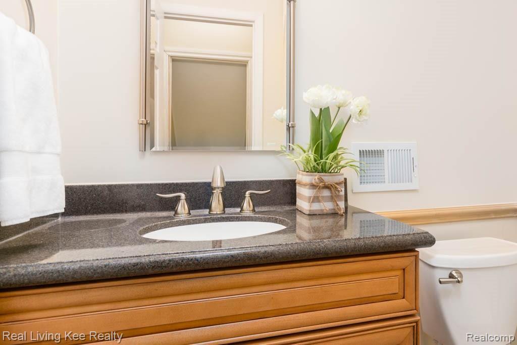 1197 Pine Ridge Court Rochester Hills, MI 48306 - Photo 17 of 24 Gallery Image 17