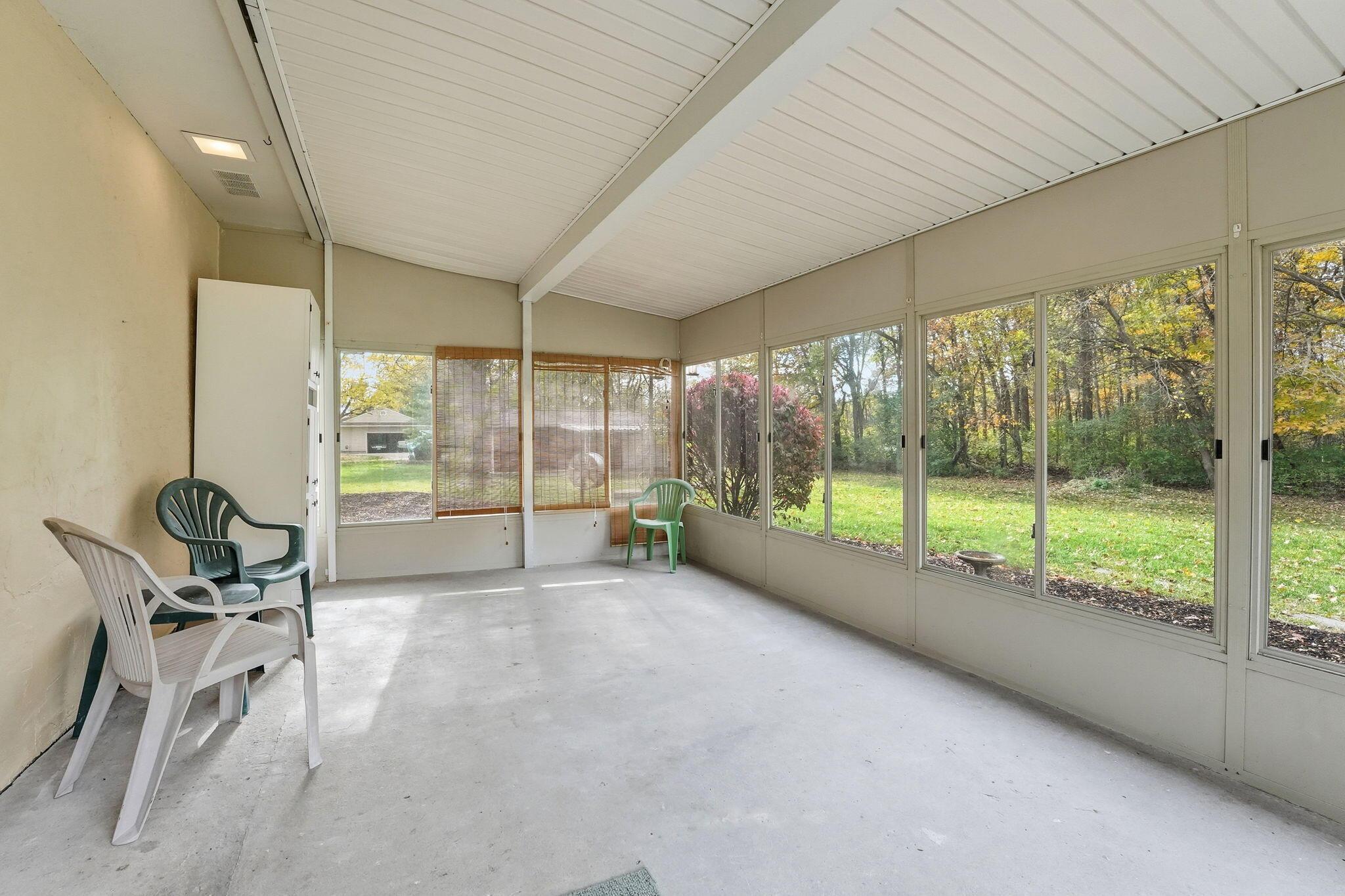 854 South Section Line Road Delaware, OH 43015 - Photo 26 of 60 Screened in back porch