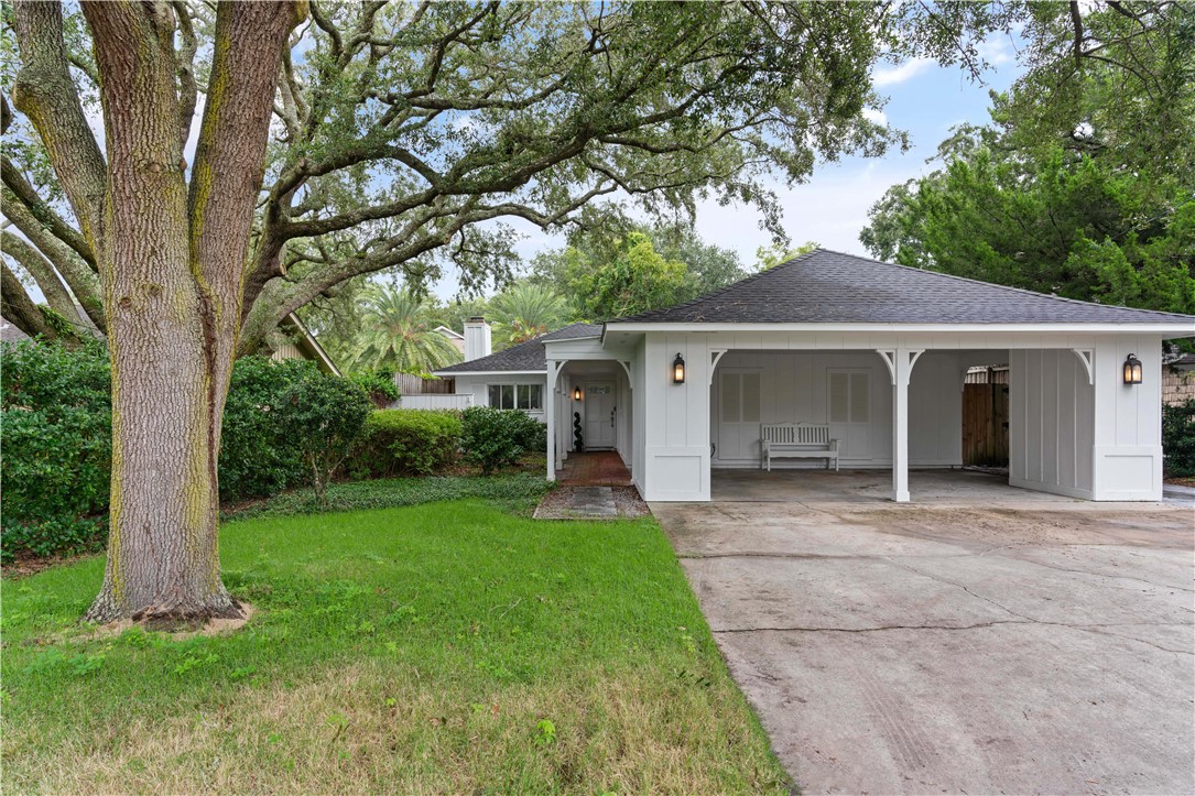 4318 7th Street St. Simons Island, GA 31522 - Photo 2 of 27
