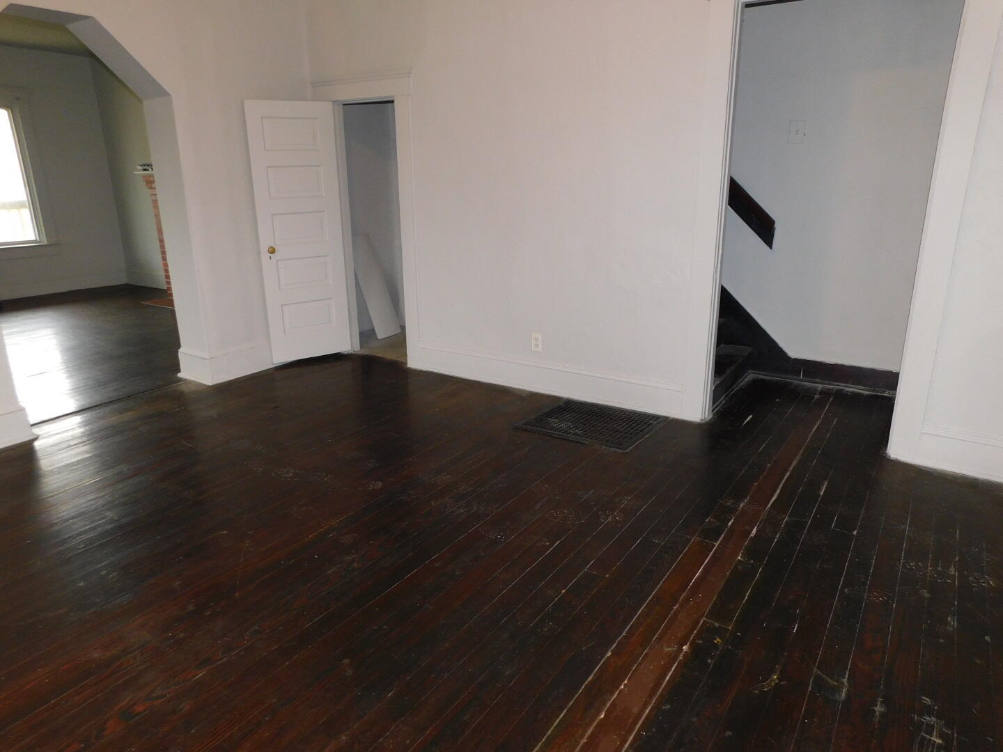 305 West Grand Avenue Springfield, OH 45506 - Photo 7 of 13 IMG_6226
