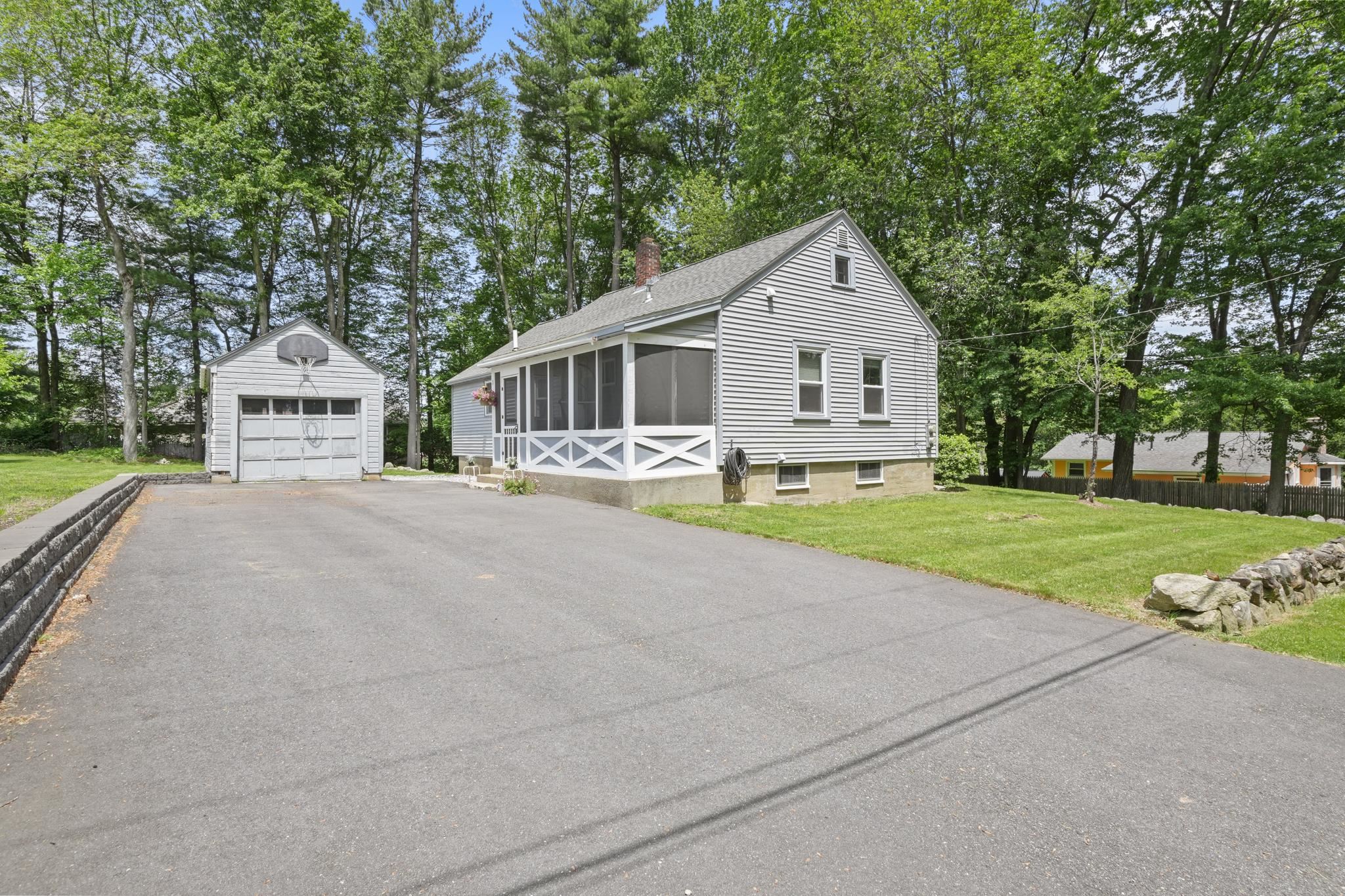 247 Wilkins Street Manchester, NH 03102 - Photo 1 of 32 Gallery Image 1