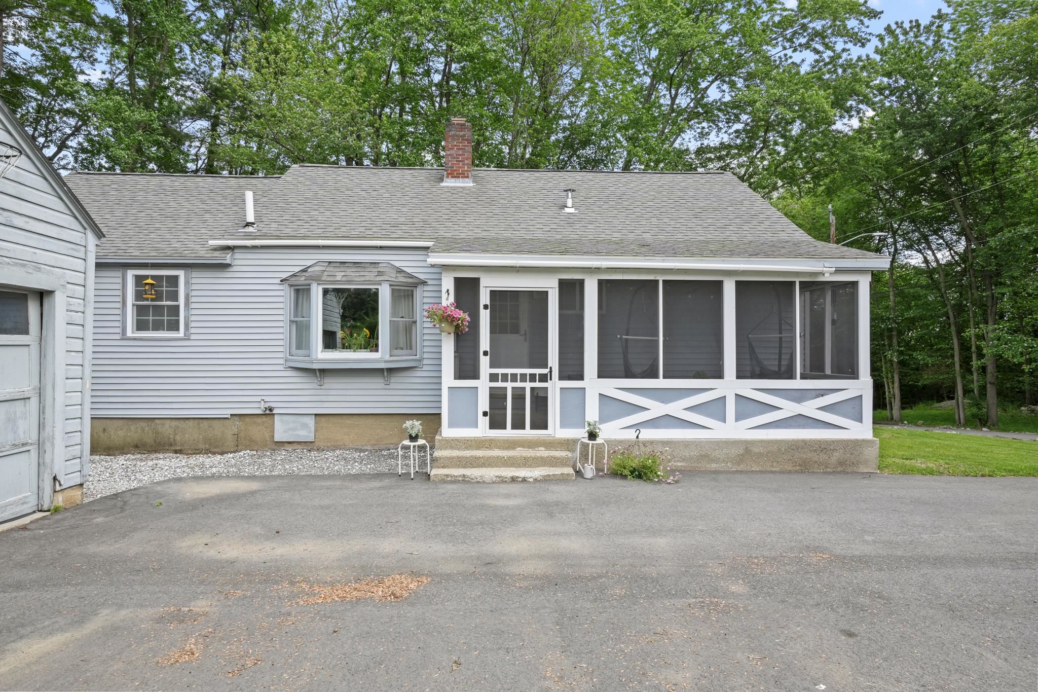 247 Wilkins Street Manchester, NH 03102 - Photo 2 of 32 Gallery Image 2