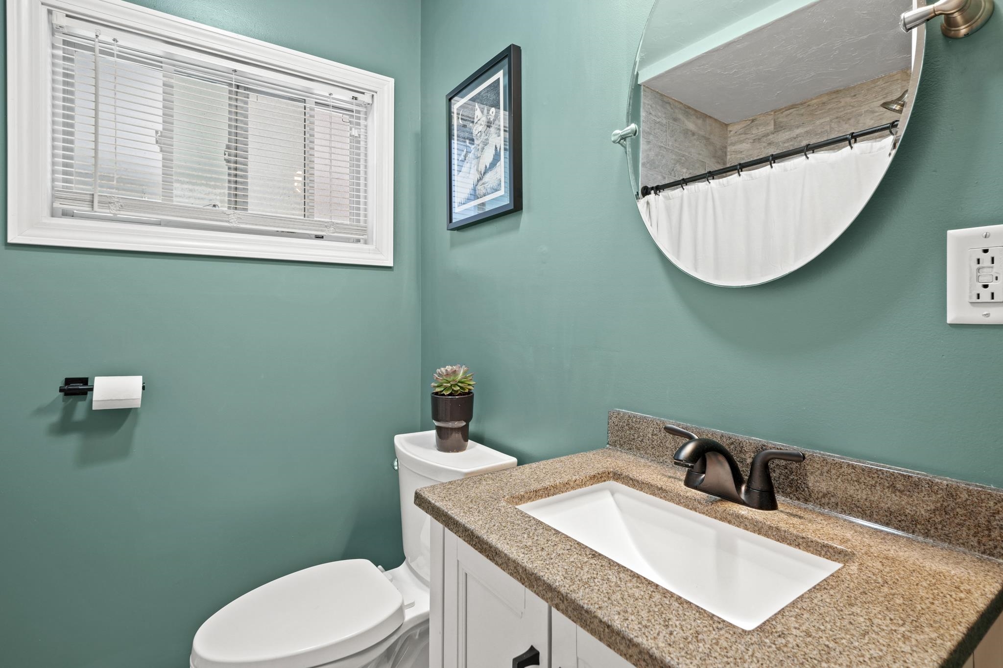 247 Wilkins Street Manchester, NH 03102 - Photo 23 of 32 Gallery Image 23