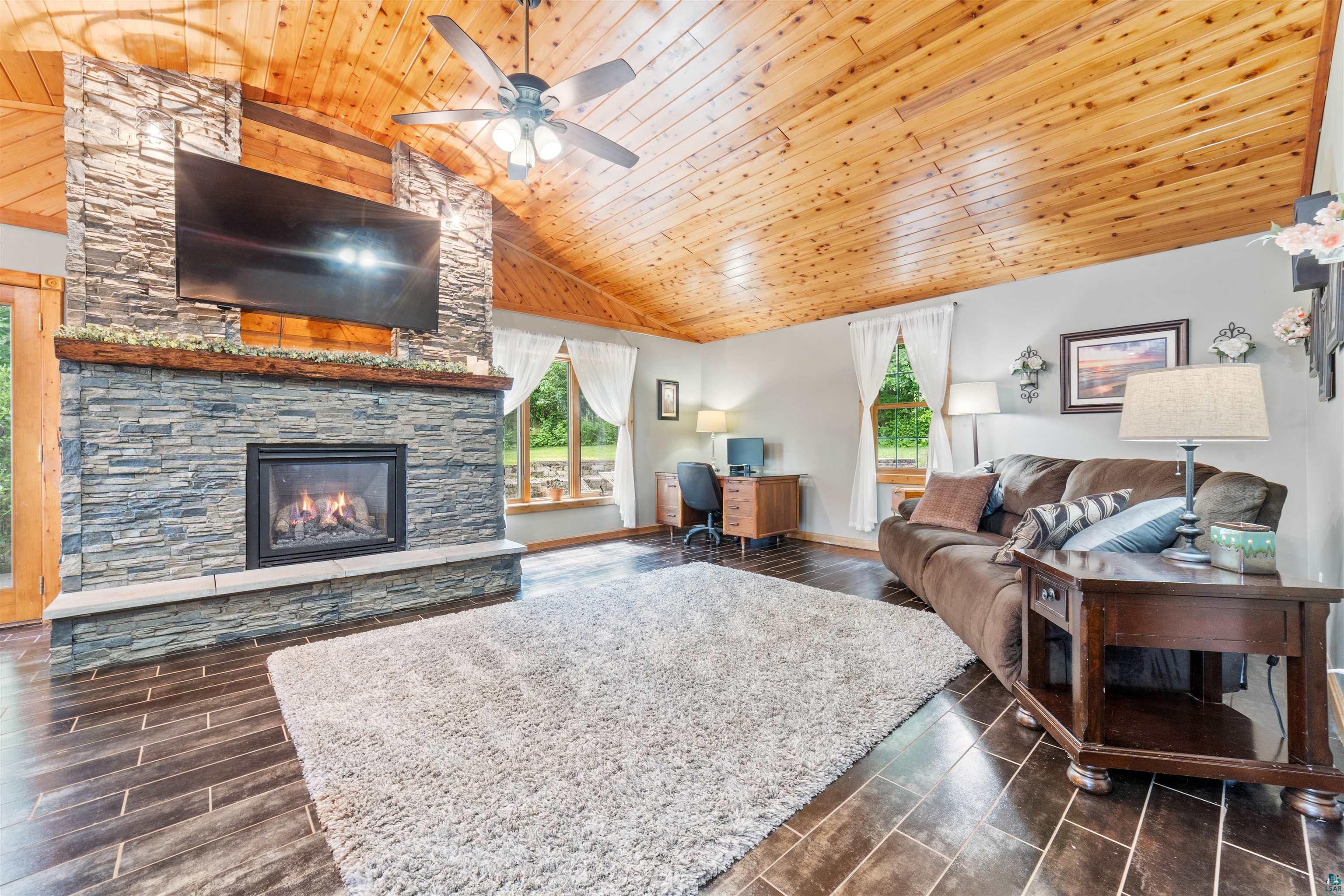 4279 Fayre Road Duluth, MN 55803 - Photo 2 of 46