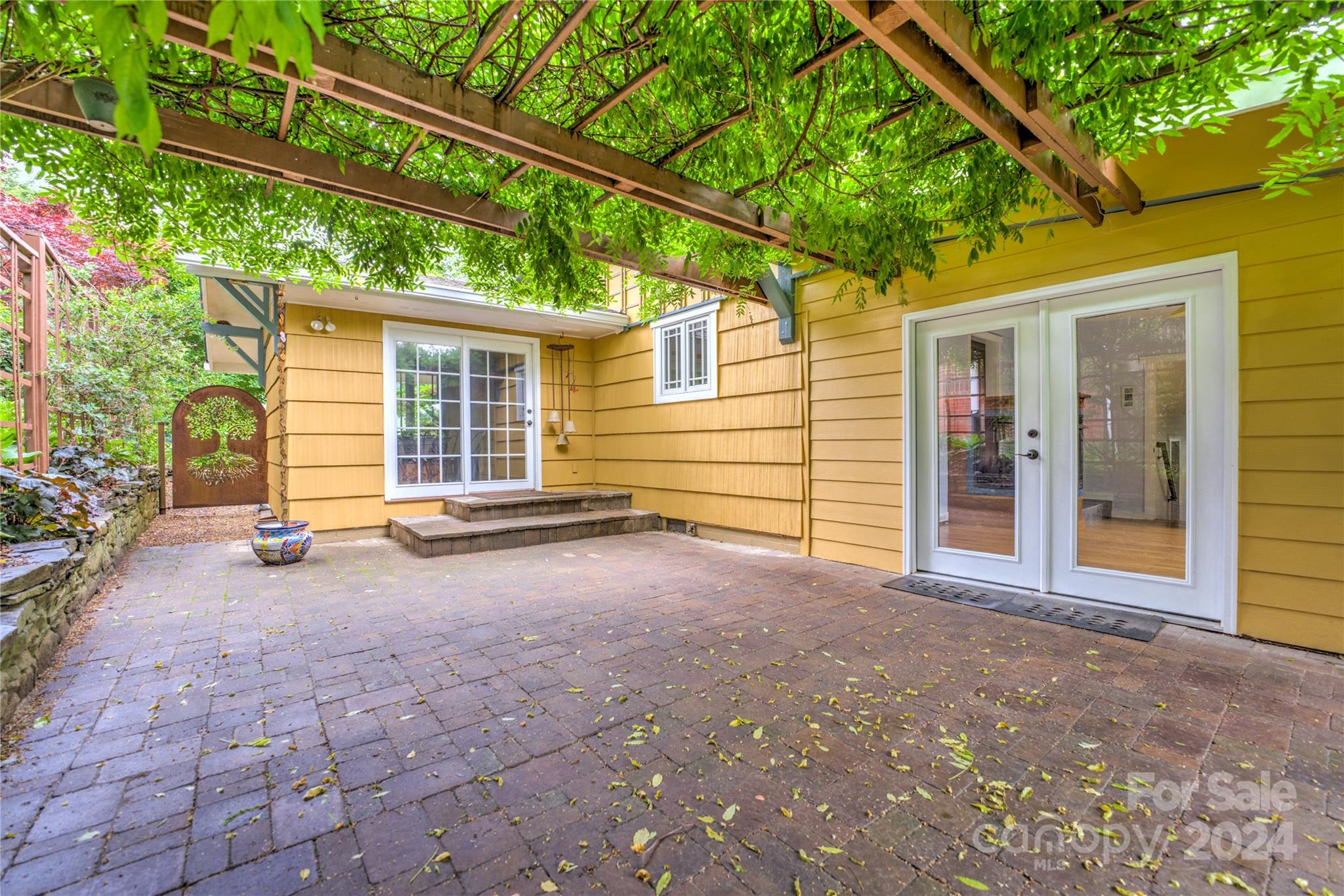 2 Devonshire Place Asheville, NC 28803 - Photo 38 of 47 a view of a house with backyard and porch