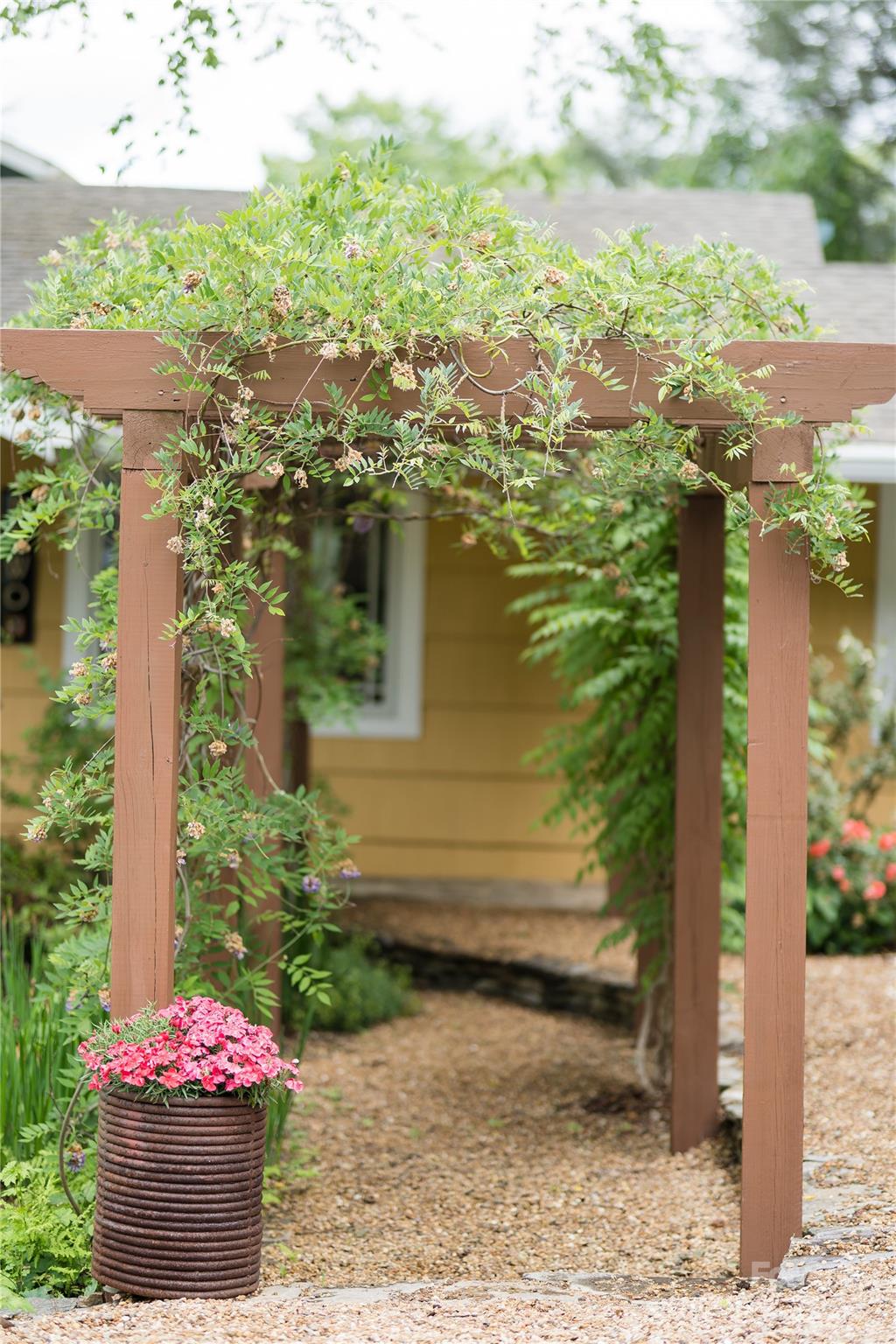 2 Devonshire Place Asheville, NC 28803 - Photo 44 of 47 a view of a outdoor space