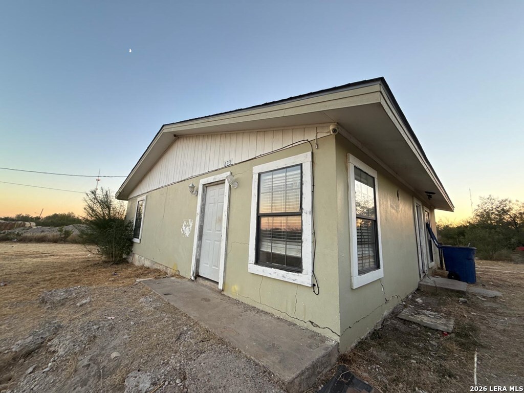 633 Molina Loop Eagle Pass, TX 78852 - Photo 6 of 20