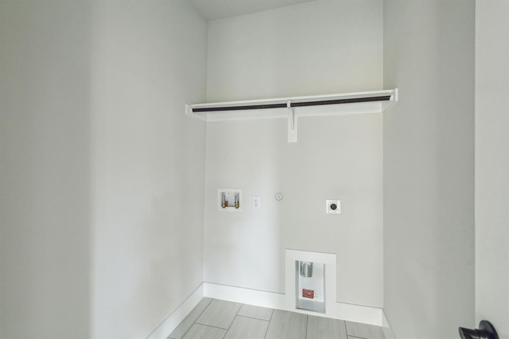 6145 Tahoe Winds Drive Pilot Point, TX 76258 - Photo 25 of 28 a view of an empty room