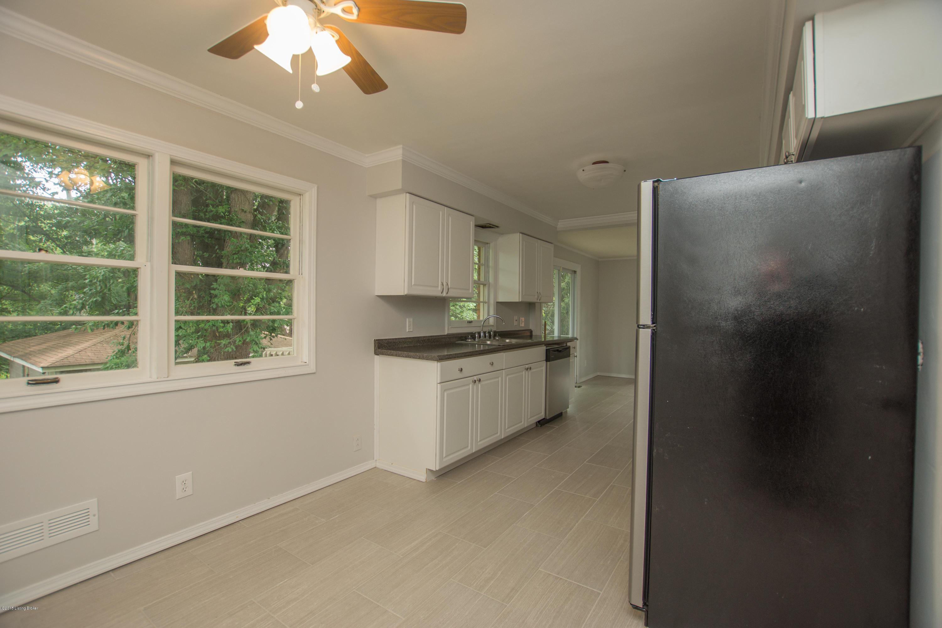 8706 Waltlee Road Louisville, KY 40291 - Photo 14 of 61 Eat in Kitchen