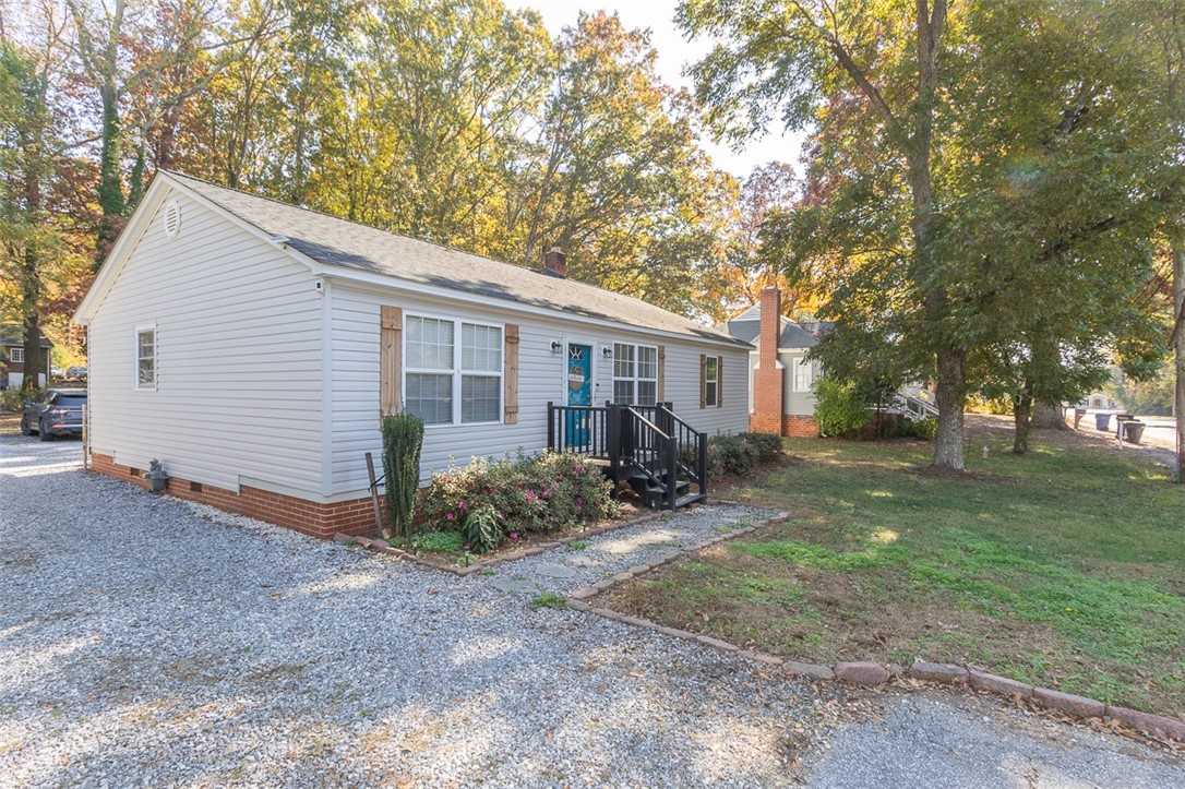 2210 Ridgewood Avenue Anderson, SC 29625 - Photo 2 of 27