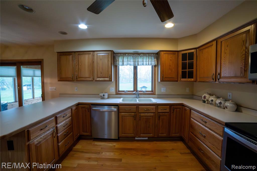 12987 Holtforth Road Fenton, MI 48430 - Photo 6 of 46