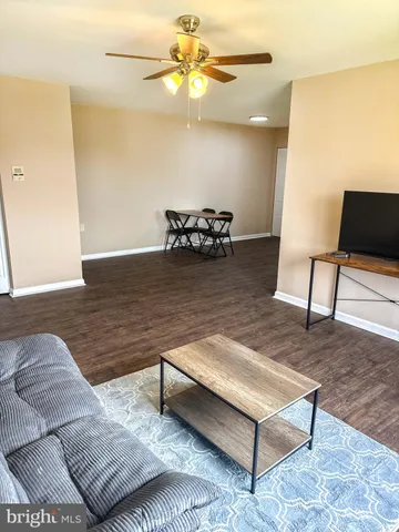 $1,250 | 3924 Rolling Rd., Unit B11, Pikesville, MD 21208