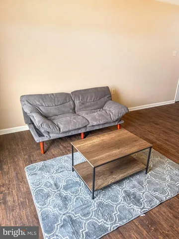 $1,250 | 3924 Rolling Rd., Unit B11, Pikesville, MD 21208