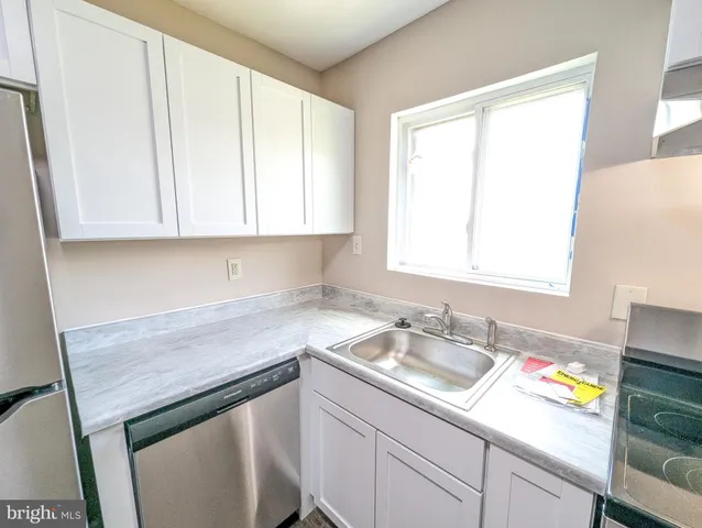 $1,250 | 3924 Rolling Rd., Unit B11, Pikesville, MD 21208