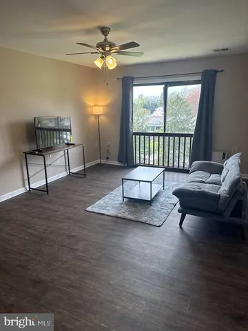 $1,250 | 3924 Rolling Rd., Unit B11, Pikesville, MD 21208