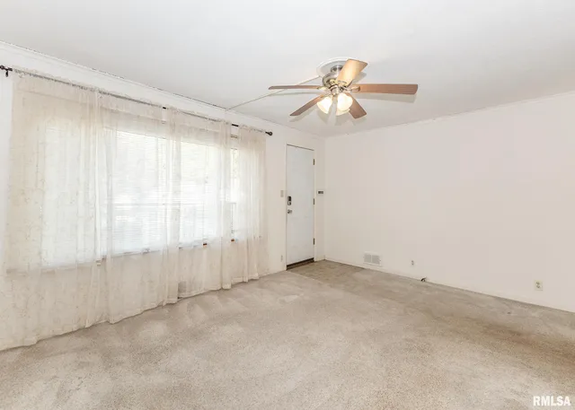 $113,900 | 3015 North 3rd Street, Clinton, IA 52732