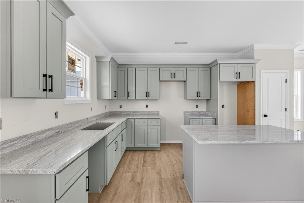 1703 Gavin Drive High Point, NC 27260 - Photo 9 of 24