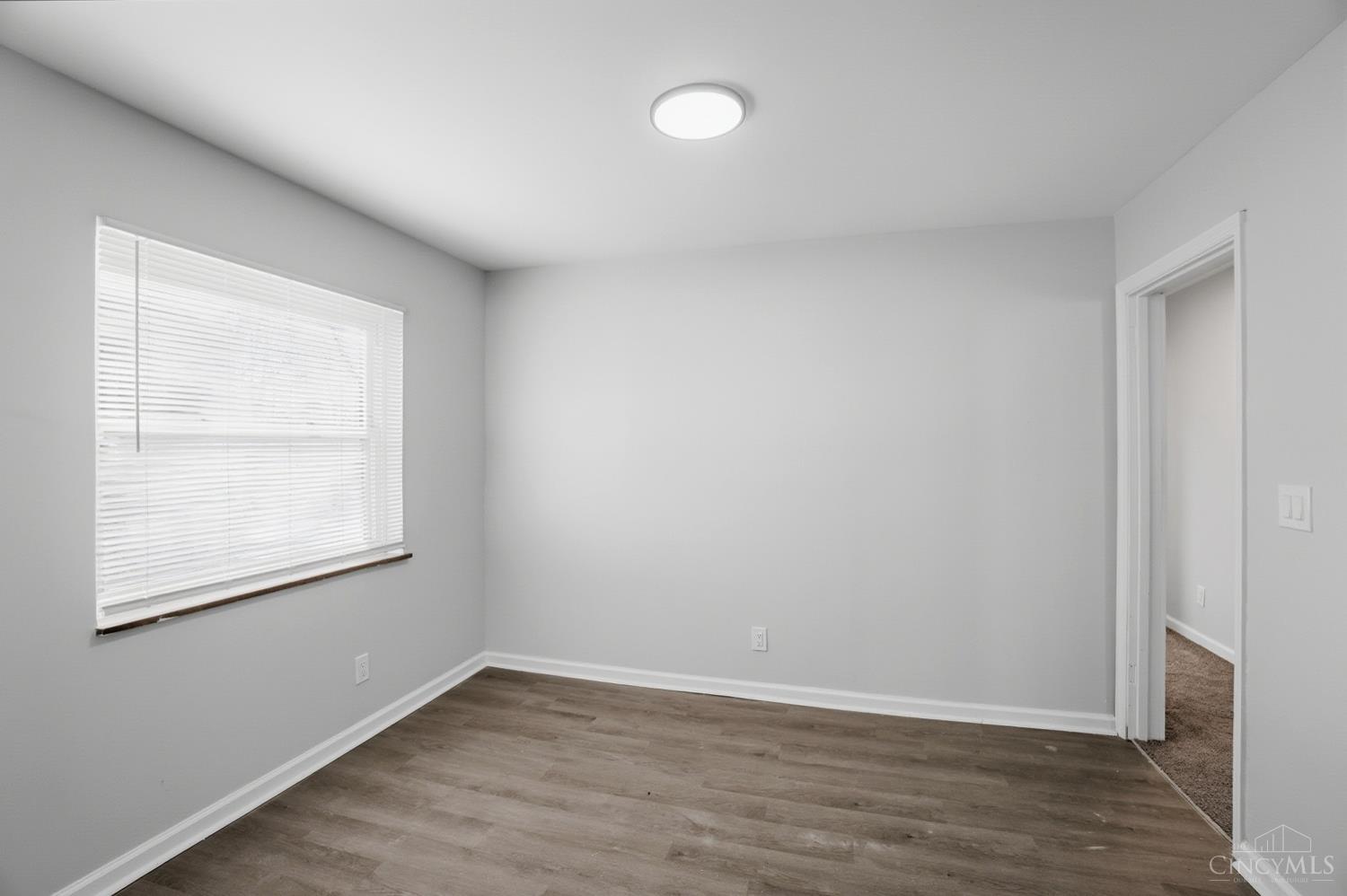 2807 West Galbraith Road Cincinnati, OH 45239 - Photo 11 of 32