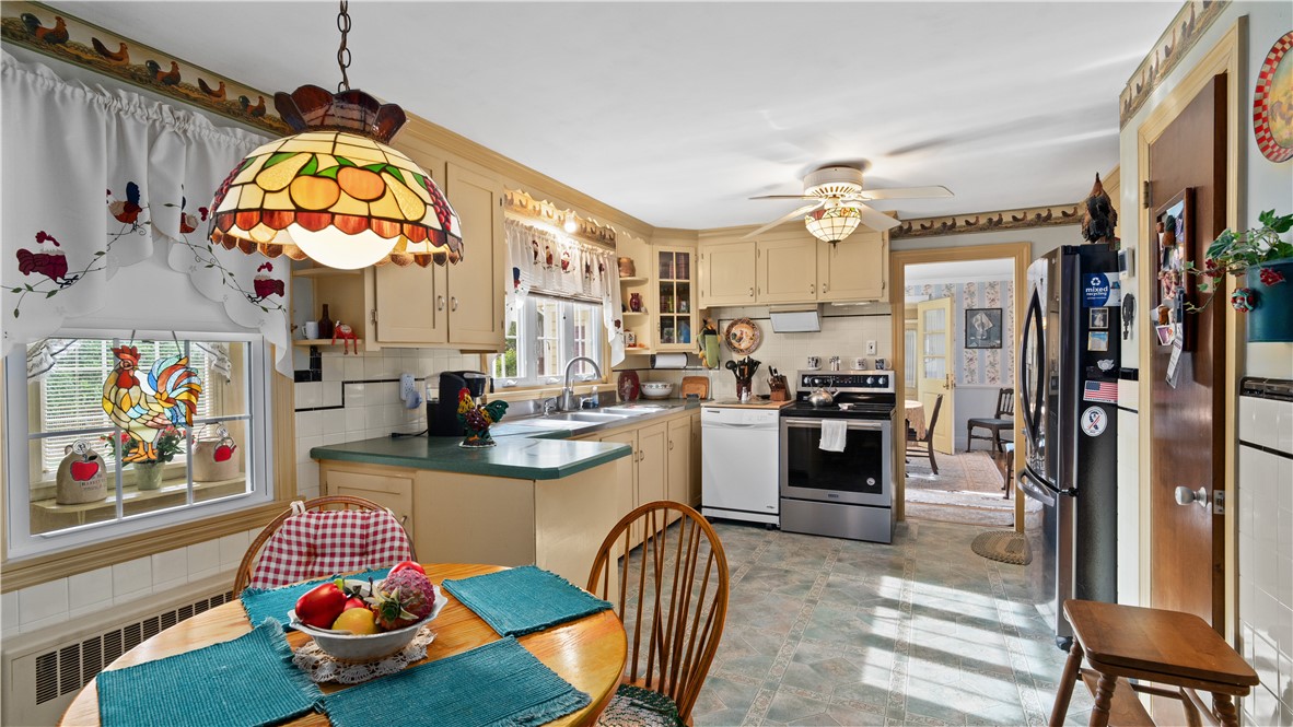 14 Barnes Street Smithfield, RI 02828 - Photo 15 of 44